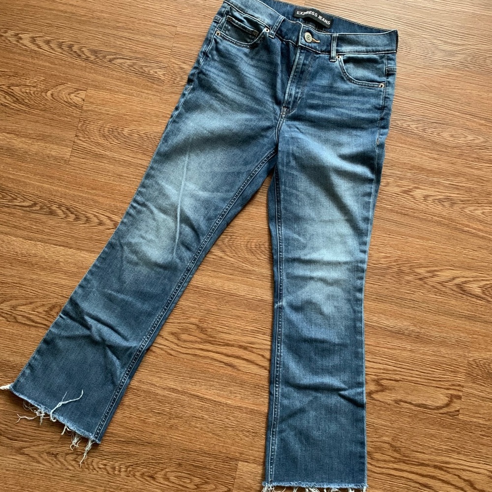 Express Bell Crop Jeans